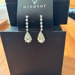 Windsor Silver Drop Earrings-Never worn